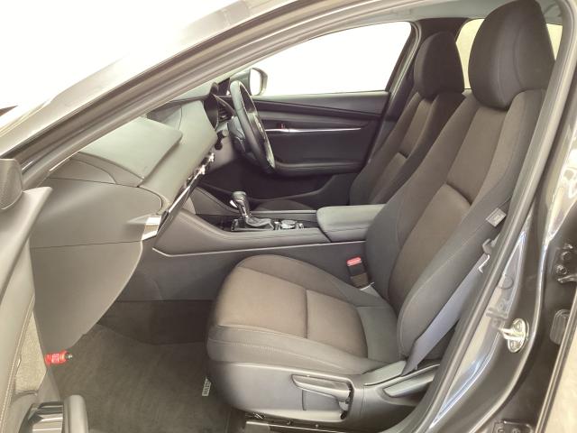 MAZDA3セダン 1.8 XDプロアクティブ ツーリング セレクション ディー ワンオーナー 全周囲カメラ ETC2.0 衝突被害軽減ブレーキ 電動シート LEDヘッドライト シートヒーター 前席シートヒーター 1オーナー 横滑り防止装置 車線逸脱警報 パワーシート LEDヘッド(9枚目)