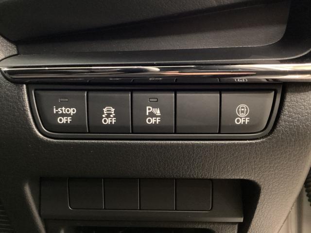 ＭＡＺＤＡ３ファストバック ２．０　Ｘ　スマートエディション　ワンオーナー　バックカメラ　アダプティブクルーズコントロール　衝突被害軽減ブレーキ　ＬＥＤヘッドライト　スマートキー　バックモニター　地デジ　車線逸脱警報　ＤＶＤ再生　ＥＴＣ　オートライト（7枚目）