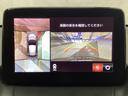 狭い場所での駐車やすれ違いなどでより的確な運転操作に役立つ360°ビューモニターが装備されています。