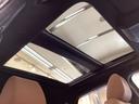 サンルーフの開放感により車内はいつも明るく、自然と会話が弾んでドライブも一段と楽しくなります。