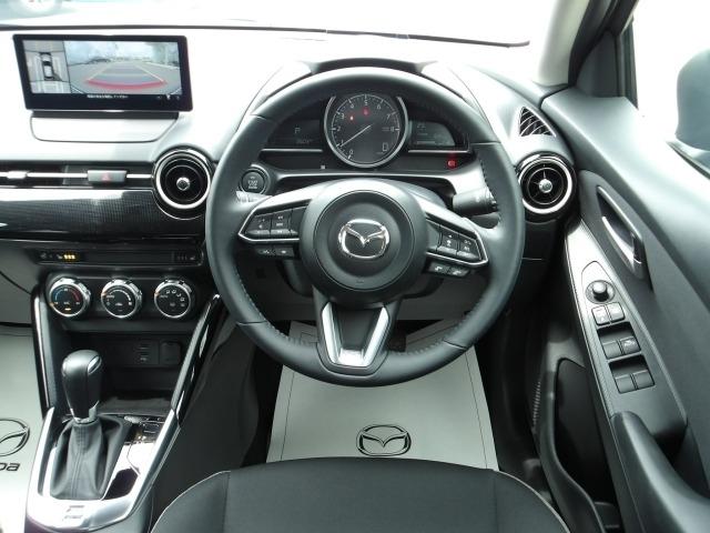 ＭＡＺＤＡ２ １５ＢＤ（ブラック）２ＷＤ　セーフティクルーズパッケージ　マツコネナビ　地デジ　３６０℃ビュー　ＥＴＣ　シートヒーター　元整備代車　車線逸脱警報　スマートキー　ＬＥＤヘッドライト　衝突軽減ブレーキ　全方位カメラ　フルセグ　ＥＴＣ（5枚目）