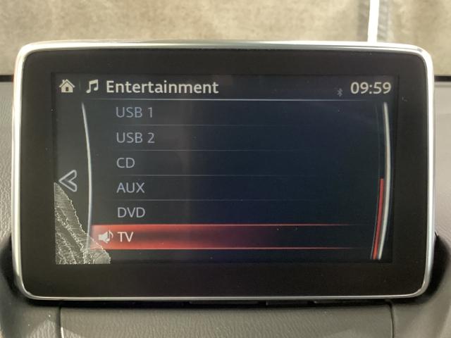 デミオ ＸＤ　ツーリング　Ｌパッケージ　２ＷＤ　ナビ　地デジ　スマートインＥＴＣ　オートクルーズ　左センターピラー修復歴有り　ＢＴオーディオ　スマートキ　ナビＴＶ　ＤＶＤプレーヤー　ＵＳＢポート　イモビライザー　ターボ　ＬＥＤヘッドライト　ＥＴＣ（12枚目）