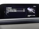 ハンドル操作をアシストすることにより車線からの逸脱回避を支援します。