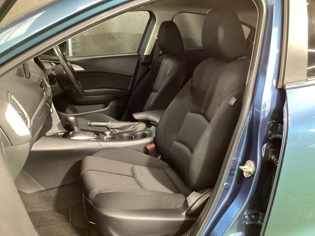 アクセラスポーツ １．５　１５Ｓ　ＤＶＤ再生機能　Ｒカメ　ＵＳＢ接続　パワステ　ＡＵＸ　サイドＳＲＳ　セキュリティーアラーム　横滑防止装置　アイドリングＳＴＯＰ　整備記録簿　パワーウインドウ　地デジ　メモリーナビ付　エアコン　ＡＢＳ（9枚目）