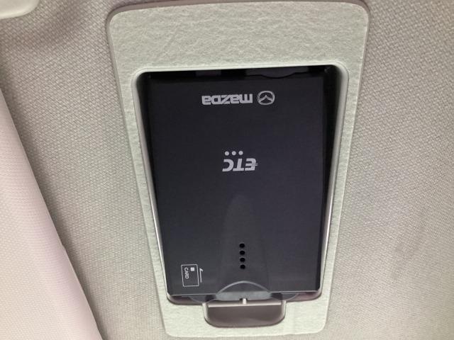 アクセラスポーツ １．５　１５Ｓ　ＤＶＤ再生機能　Ｒカメ　ＵＳＢ接続　パワステ　ＡＵＸ　サイドＳＲＳ　セキュリティーアラーム　横滑防止装置　アイドリングＳＴＯＰ　整備記録簿　パワーウインドウ　地デジ　メモリーナビ付　エアコン　ＡＢＳ（24枚目）