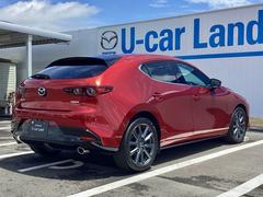ご契約をいただいたお車はマツダ資格を持ったサービススタッフが丁寧に整備を実施いたします！ 3