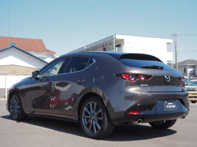 ＭＡＺＤＡ３ファストバック １５Ｓ　ツーリング　２ＷＤ　ワンオーナー　３６０度モニター　レーダークルーズ　イモビ　レーダクルーズ　ブルートゥース　車線逸脱防止　ＤＶＤ再生可　ＬＥＤランプ　コーナーセンサ　１オーナー　リアカメラ　地デジ　フルオートエアコン（18枚目）