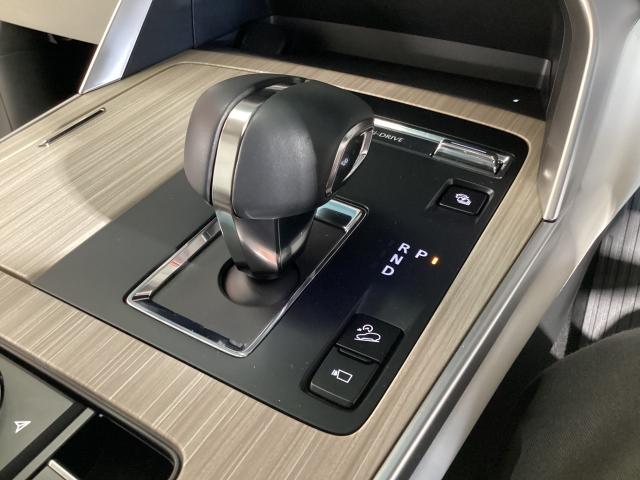 ＣＸ－６０ ２．５　ＰＨＥＶ　エクスクルーシブ　モダン　４ＷＤ　３６０度モニター　携帯受電Ｑｉ　カープレイ対応　アダプティブクルーズコントロール　オートマチックハイビーム　バックカメラ　革シート　オートライト　衝突被害軽減システム　電動シート　全周囲カメラ　４ＷＤ（22枚目）