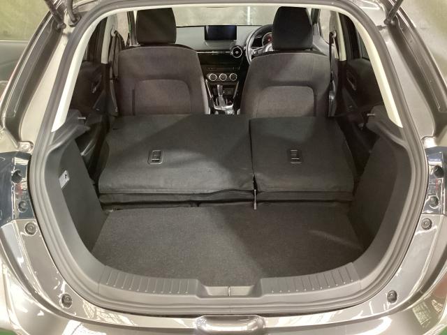MAZDA2 15BD 4WD 雹害車 シートヒーター 地デジチューナー 360°カメラ アダプティブクルーズコントロール 衝突軽減ブレーキ コーナーセンサー LEDライト Bluetoothオーディオ レーンキープアシスト 4WD(12枚目)