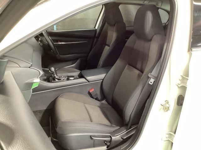 ＭＡＺＤＡ３セダン １．５　１５Ｓ　ツーリング　３６０度モニター　前後２カメラドラレコ　カープレイ対応　車線逸脱警報　３６０°カメラ　レーダークルーズ　スマートブレーキサポート　クリアランスソナー　ミュージックプレイヤー接続可　ＬＥＤヘッド　ＤＶＤ（9枚目）
