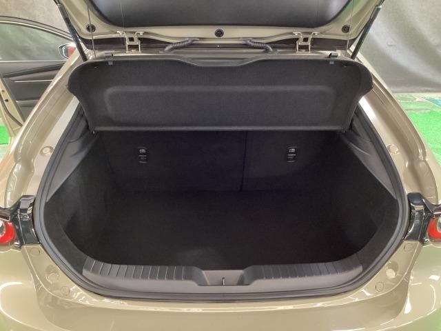 MAZDA3ファストバック 1.5 15S ブラック セレクション 360度モニター 携帯充電Qi カープレイ対応 元当社試乗車 シートヒーター パワーシート フルセグ レーダークルーズコントロール 360度ビューモニター LEDヘッドライト(11枚目)