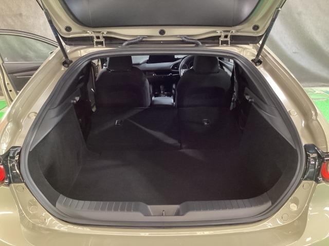 MAZDA3ファストバック 1.5 15S ブラック セレクション 360度モニター 携帯充電Qi カープレイ対応 元当社試乗車 シートヒーター パワーシート フルセグ レーダークルーズコントロール 360度ビューモニター LEDヘッドライト(12枚目)