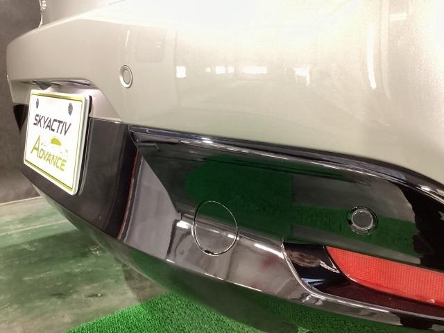 �t�����g�A���A�o���p�[�ɂ͏�Q���ւ̐ڋ߂��A���[�����Œm�点�Ă����p�[�L���O�Z���T�[����������Ă��܂��B