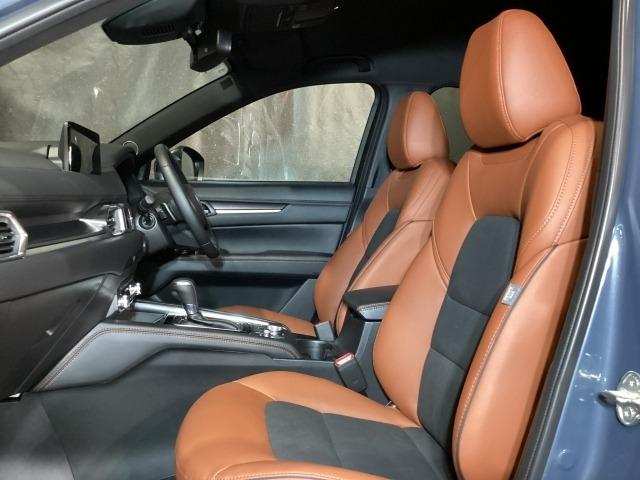 ＣＸ－５ ２．２　ＸＤ　レトロスポーツエディション　ディーゼルターボ　社用車　エアバック　フルオートエアコン　地上デジタル　ＬＥＤヘッドライト　パワーリフトゲート　パワステ　アイドリングストップ　ワンオーナー　ＵＳＢ　横滑り防止装置　パーキングセンサー　ＡＷＤ　キ－レス（9枚目）