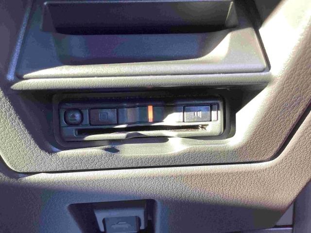 ＣＸ－８０ ３．３　ＸＤハイブリッド　エクスクルーシブ　スポーツ　ディー　当社試乗車　レーダークルーズ　デモアップ　クリアランスソナー　パワーシート　３列シート　シートヒーター　オートマチックハイビーム　衝突被害軽減システム　４ＷＤ　ワンオーナー　革シート　オートライト（20枚目）