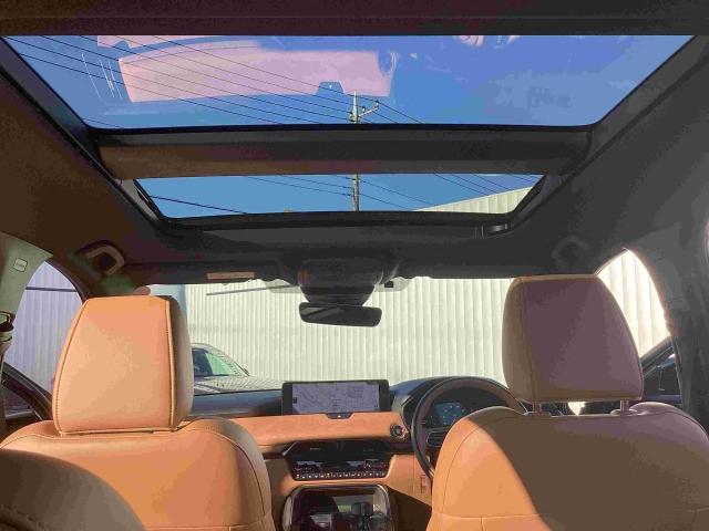 ＣＸ－８０ ３．３　ＸＤハイブリッド　プレミアム　スポーツ　ディーゼルタ　当社試乗車　３６０度　レーダークルーズ　レーンアシスト　パノラマサンルーフ　クリアランスソナー　パワーシート　衝突被害軽減システム　オートライト　革シート　ＥＴＣ　シートヒーター　４ＷＤ　試乗車アップ（7枚目）