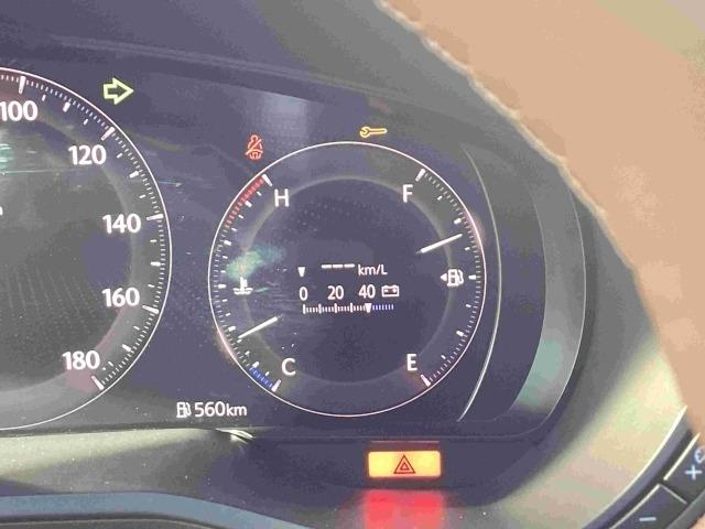 ＣＸ－８０ ３．３　ＸＤハイブリッド　プレミアム　スポーツ　ディーゼルタ　当社試乗車　３６０度　レーダークルーズ　レーンアシスト　パノラマサンルーフ　クリアランスソナー　パワーシート　衝突被害軽減システム　オートライト　革シート　ＥＴＣ　シートヒーター　４ＷＤ　試乗車アップ（35枚目）