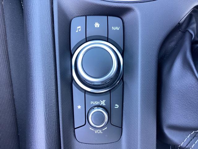 �茳�����Ȃ��Ă��m�[���b�N�Œ����I�ɑ��삪�o����R�}���_�[�R���g���[���̓h���C�o�[�̋C�����Ɋ��Y����l�ɂƁA�}�c�_�̍l��������������ЂƂ̗�ł��B