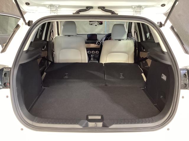 ＣＸ－３ １．５　１５Ｓ　アーバン　ドレッサー　マツコネナビ地デジ　３６０°カメラ　ＬＥＤ　ＥＴＣ　ＭＲＣＣ　純正１６ＡＷ　ワンオーナー　クリソナ　オートライト　ワンオーナー　レーダークルコン　ＬＥＤヘッドランプ　ＤＶＤ再生　記録簿　ＥＴＣ（12枚目）