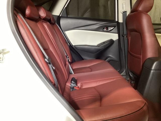 ��Ȃ��������Ƃ��낰��X�y�[�X���m�ۂ��A������̑O�ʏՓˎ��ɂ͌�ȏ���̉����g���V�[�g���犊�藎���邱�Ƃ�}������\���ɂȂ��Ă܂��B