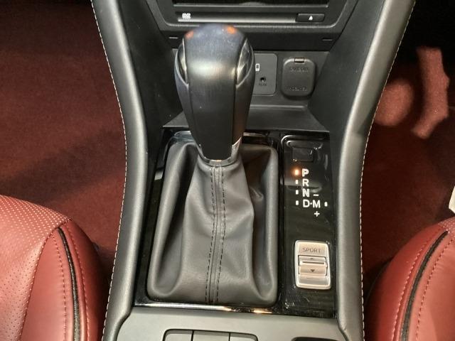 �A�N�Z���y�_���𓥂ݍ��ޗʂ⑬���ɉ����ĕϑ��p�^�[�����œK���䂵�A�l�n��̂̉^�]���o�𔭊����Ă����U���I�[�g�}�I