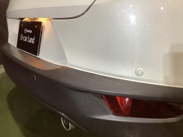 �t�����g�A���A�o���p�[�ɂ͏�Q���ւ̐ڋ߂��A���[�����Œm�点�Ă����p�[�L���O�Z���T�[����������Ă��܂��B