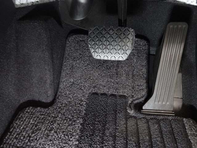 �������R�ɐ^�������L�΂�����Ƀy�_�������C�A�E�g����Ă��܂��I���S�������邱�ƂȂ����m�Ƀy�_���𑀍삷�邱�Ƃ��o���܂��B�̊i�Ɋ֌W�Ȃ����R�Ń����b�N�X�����^�]�p�����Ƃ邱�Ƃ��\�ł���