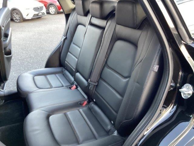 ＣＸ－５ ２．５　２５Ｓ　Ｌパッケージ　ワンオーナー　ＡＡＣ　ＥＴＣ付き　Ｐセンサー　盗難防止装置　地デジ　レーンアシスト　アドバンストキー　１オーナー　オートライト　ＬＥＤヘッドライト　黒革シート　ミュージックプレイヤー接続可　エアバッグ（30枚目）