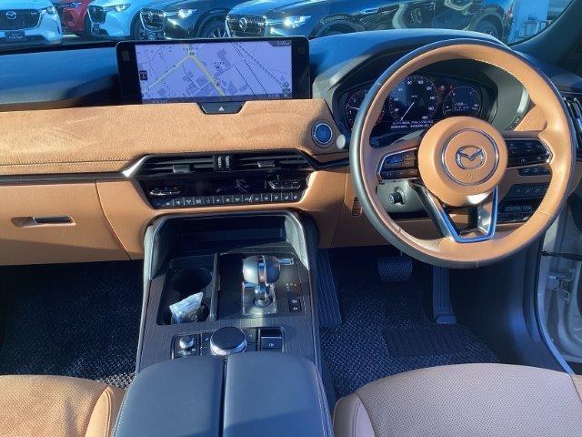 ＣＸ－８０ ３．３　ＸＤハイブリッド　プレミアム　スポーツ　ディーゼルタ　当社試乗車　３６０度　レーダークルーズ　レーンアシスト　パノラマサンルーフ　クリアランスソナー　パワーシート　衝突被害軽減システム　オートライト　革シート　ＥＴＣ　シートヒーター　４ＷＤ　試乗車アップ（2枚目）