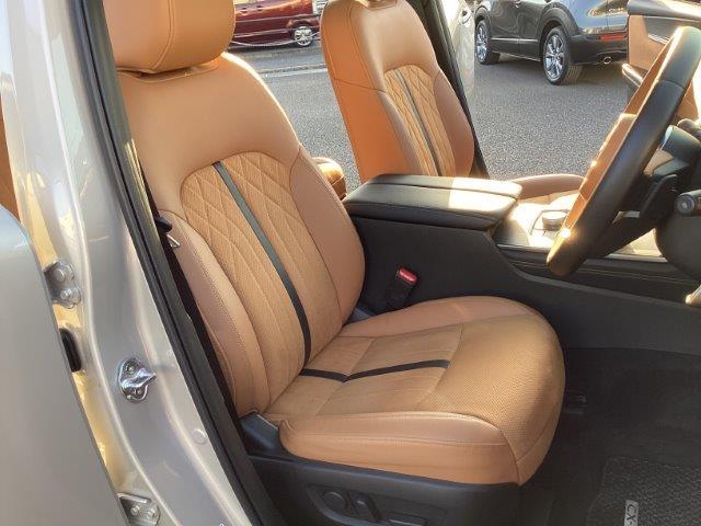 ＣＸ－８０ ３．３　ＸＤハイブリッド　プレミアム　スポーツ　ディーゼルタ　当社試乗車　３６０度　レーダークルーズ　レーンアシスト　パノラマサンルーフ　クリアランスソナー　パワーシート　衝突被害軽減システム　オートライト　革シート　ＥＴＣ　シートヒーター　４ＷＤ　試乗車アップ（3枚目）