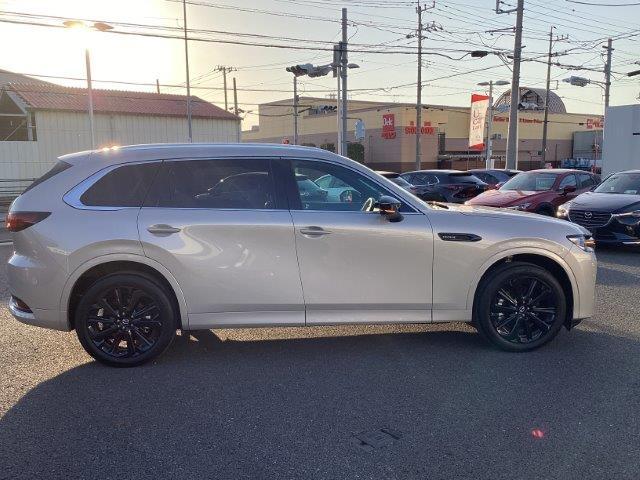 ＣＸ－８０ ３．３　ＸＤハイブリッド　プレミアム　スポーツ　ディーゼルタ　当社試乗車　３６０度　レーダークルーズ　レーンアシスト　パノラマサンルーフ　クリアランスソナー　パワーシート　衝突被害軽減システム　オートライト　革シート　ＥＴＣ　シートヒーター　４ＷＤ　試乗車アップ（7枚目）