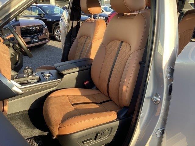 ＣＸ－８０ ３．３　ＸＤハイブリッド　プレミアム　スポーツ　ディーゼルタ　当社試乗車　３６０度　レーダークルーズ　レーンアシスト　パノラマサンルーフ　クリアランスソナー　パワーシート　衝突被害軽減システム　オートライト　革シート　ＥＴＣ　シートヒーター　４ＷＤ　試乗車アップ（29枚目）