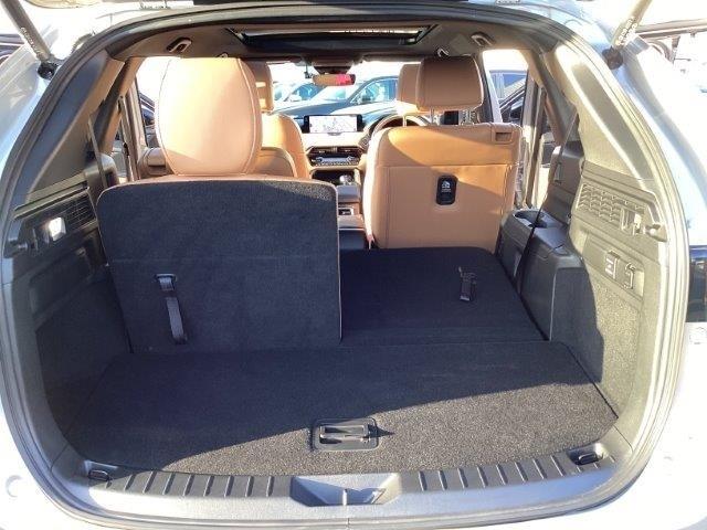 ＣＸ－８０ ３．３　ＸＤハイブリッド　プレミアム　スポーツ　ディーゼルタ　当社試乗車　３６０度　レーダークルーズ　レーンアシスト　パノラマサンルーフ　クリアランスソナー　パワーシート　衝突被害軽減システム　オートライト　革シート　ＥＴＣ　シートヒーター　４ＷＤ　試乗車アップ（35枚目）