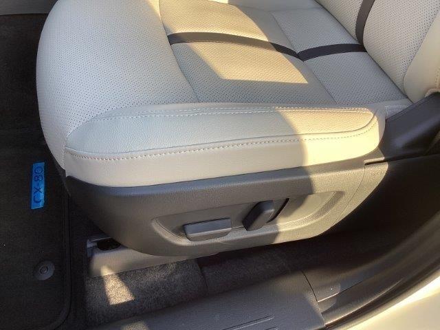 ＣＸ－８０ ３．３　ＸＤ　Ｌパッケージ　ディーゼルターボ　当社試乗車　デモカーＵＰ　レーンアシスト　フルセグＴＶ　電動リアゲート　レザーシート　全周囲カメラ　パワーシート　スマートキー　アイドリングストップ　オートライト　アダプティブクルーズコントロール（31枚目）