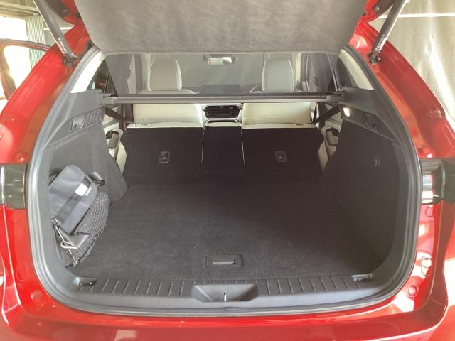 ＣＸ－６０ ２．５　ＰＨＥＶ　エクスクルーシブ　モダン　４ＷＤ　当社デモアップ　アダプティブクルーズコントロール　シートヒーター　衝突被害軽減システム　オートマチックハイビーム　オートライト　電動リアゲート　コーナーセンサー　スマートキー　レザーシート　電動シート（12枚目）