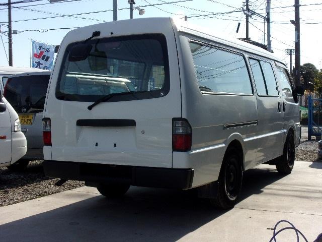 デリカカーゴ ロングＤＸ　前後同タイヤ　リアシングルタイヤ　前後バンパーラプターライナー塗装　５ＭＴ車　ワンオーナー　記録簿２１枚　５ドア　６人乗り　タイヤ２０２３年４２週　集中ドアロック　ＡＣ　ＰＳ　ＰＷ　積載１２５０ｋｇ（5枚目）