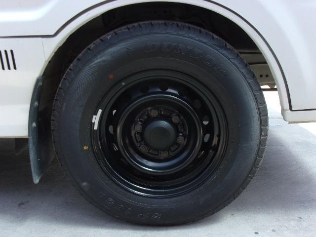 デリカカーゴ ロングＤＸ　前後同タイヤ　リアシングルタイヤ　前後バンパーラプターライナー塗装　５ＭＴ車　ワンオーナー　記録簿２１枚　５ドア　６人乗り　タイヤ２０２３年４２週　集中ドアロック　ＡＣ　ＰＳ　ＰＷ　積載１２５０ｋｇ（49枚目）