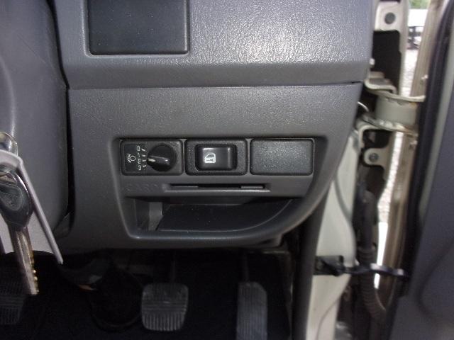 キャラバン ロングＤＸ　５ＭＴ車　ワンオーナー　記録簿２８枚　前後バンパーラプターライナー塗装　両側スライドドア　６人乗り　タイミングチェーン　集中ドアロック　ＡＣ　エアバク　ＰＳ　ＰＷ　積載１２００ｋｇ（39枚目）