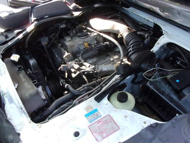 ブローニィバン ロングＤＸ　前後同タイヤ　リアシングルタイヤ　前後バンパーラプターライナー塗装　インバーター付　荷室板張り　カーペット敷　両側スライドドア　６人乗り　ＡＴ　ＡＣ　エアバック　ＡＢＳ　ＰＳ　ＰＷ　積載１２５０ｋｇ（9枚目）