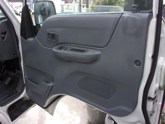 ブローニィバン 前後同タイヤ リアシングルタイヤ AT 5ドア 6人乗り フォグランプ HDDナビ ETC プライバシーガラス AC Wエアバック ABS PS PW 積載1250kg(14枚目)