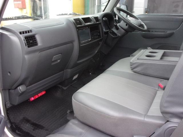 ブローニィバン 前後同タイヤ リアシングルタイヤ AT 5ドア 6人乗り フォグランプ HDDナビ ETC プライバシーガラス AC Wエアバック ABS PS PW 積載1250kg(15枚目)