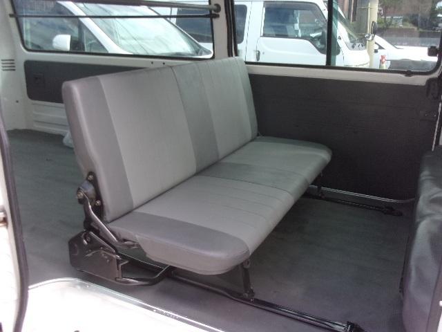 ブローニィバン 前後同タイヤ リアシングルタイヤ AT 5ドア 6人乗り フォグランプ HDDナビ ETC プライバシーガラス AC Wエアバック ABS PS PW 積載1250kg(17枚目)