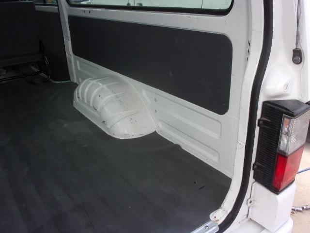 ブローニィバン 前後同タイヤ リアシングルタイヤ AT 5ドア 6人乗り フォグランプ HDDナビ ETC プライバシーガラス AC Wエアバック ABS PS PW 積載1250kg(28枚目)