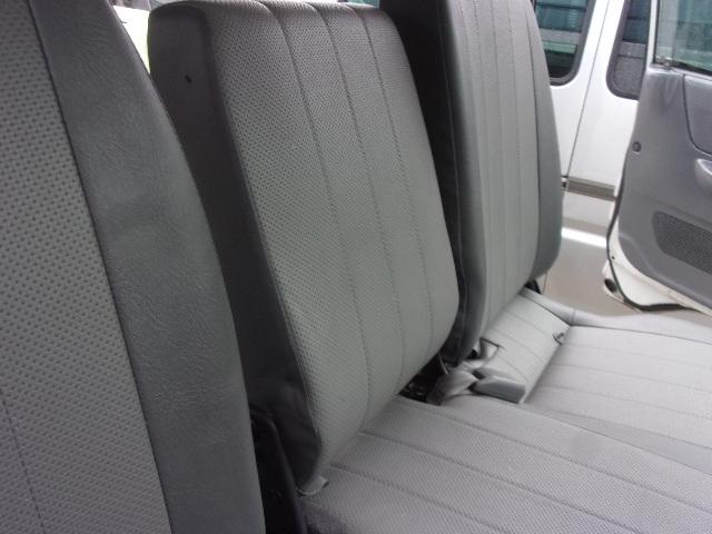 ブローニィバン 前後同タイヤ リアシングルタイヤ AT 5ドア 6人乗り フォグランプ HDDナビ ETC プライバシーガラス AC Wエアバック ABS PS PW 積載1250kg(37枚目)