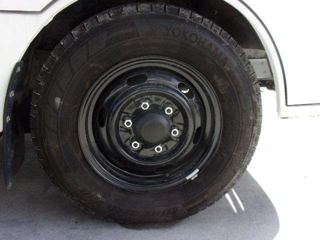 ブローニィバン 前後同タイヤ リアシングルタイヤ AT 5ドア 6人乗り フォグランプ HDDナビ ETC プライバシーガラス AC Wエアバック ABS PS PW 積載1250kg(50枚目)