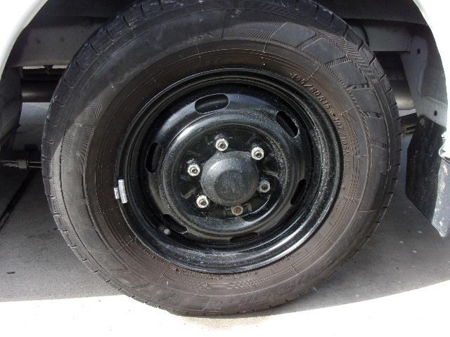 ブローニィバン 前後同タイヤ リアシングルタイヤ AT 5ドア 6人乗り フォグランプ HDDナビ ETC プライバシーガラス AC Wエアバック ABS PS PW 積載1250kg(54枚目)