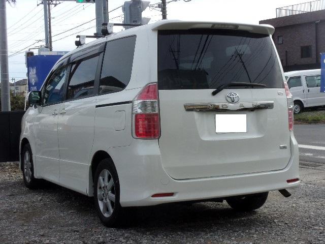 ノア Ｓｉ　ナビ　ＴＶ　バックカメラ　ＥＴＣ　左パワ－スライドドア　エアロ　ＨＩＤヘッドライト　８人乗り　インテリキー　プッシュスタート　ウインカー付格納ミラー　タイミングチェーン　フォグランプ（7枚目）