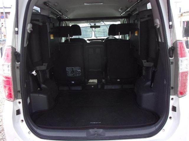 ノア Ｓｉ　ナビ　ＴＶ　バックカメラ　ＥＴＣ　左パワ－スライドドア　エアロ　ＨＩＤヘッドライト　８人乗り　インテリキー　プッシュスタート　ウインカー付格納ミラー　タイミングチェーン　フォグランプ（18枚目）