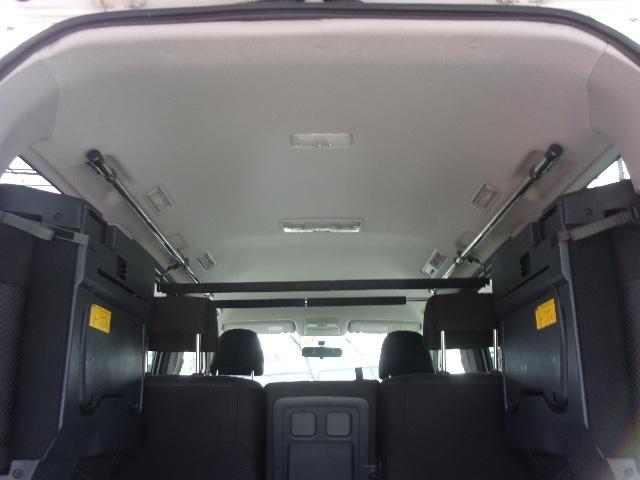 ノア Ｓｉ　ナビ　ＴＶ　バックカメラ　ＥＴＣ　左パワ－スライドドア　エアロ　ＨＩＤヘッドライト　８人乗り　インテリキー　プッシュスタート　ウインカー付格納ミラー　タイミングチェーン　フォグランプ（19枚目）