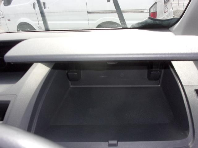 ノア Ｓｉ　ナビ　ＴＶ　バックカメラ　ＥＴＣ　左パワ－スライドドア　エアロ　ＨＩＤヘッドライト　８人乗り　インテリキー　プッシュスタート　ウインカー付格納ミラー　タイミングチェーン　フォグランプ（29枚目）